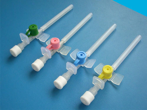 The standard cannula for routine use is pink-colored. A 20-gauge cannula, it has a fluid flow rate of 61 milliliters per minute. This cannula size is used mainly for routine blood sampling but also can be used for routine blood transfusions and intravenous fluid infusions.